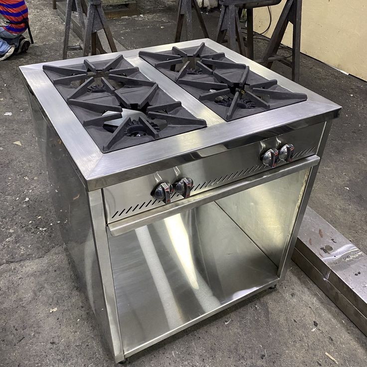4 burner gas stove-Nilkanth Equipments